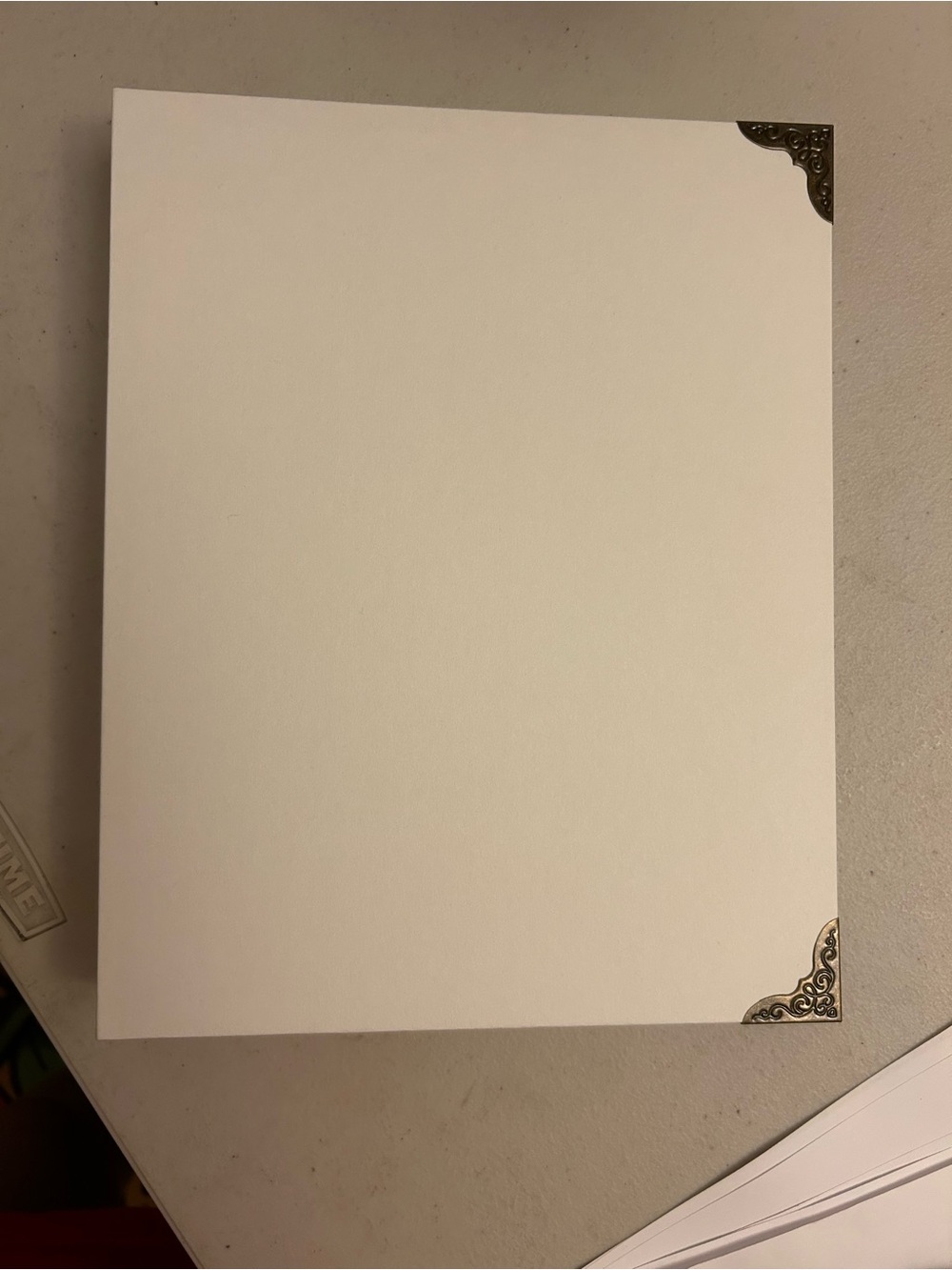 Vienrose Amazon White 3 Ring Binder Scrapbook with Decorative Gold Corners